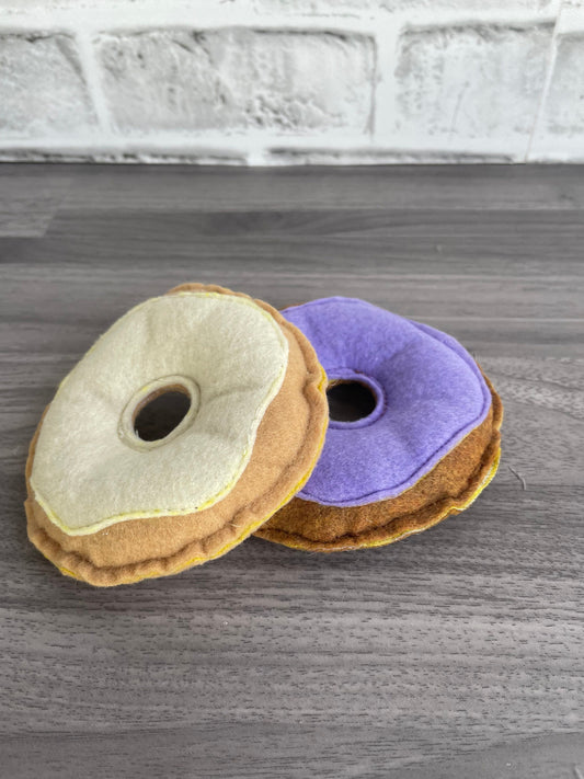 Donut cat toy